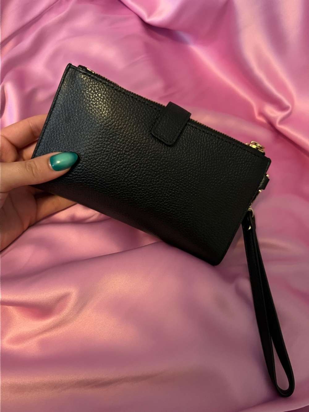 Michael Kors Wallet - Picture 5 of 11